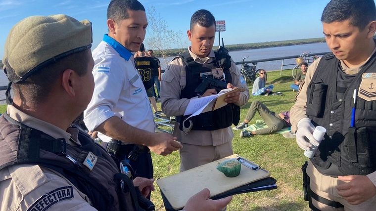 Vendían muffins con marihuana en el parque: fueron detenidos