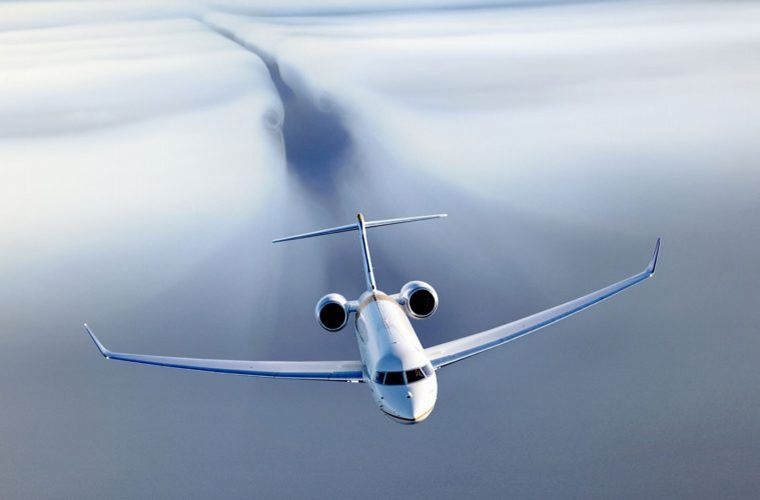 Presentaron el Global 8000.