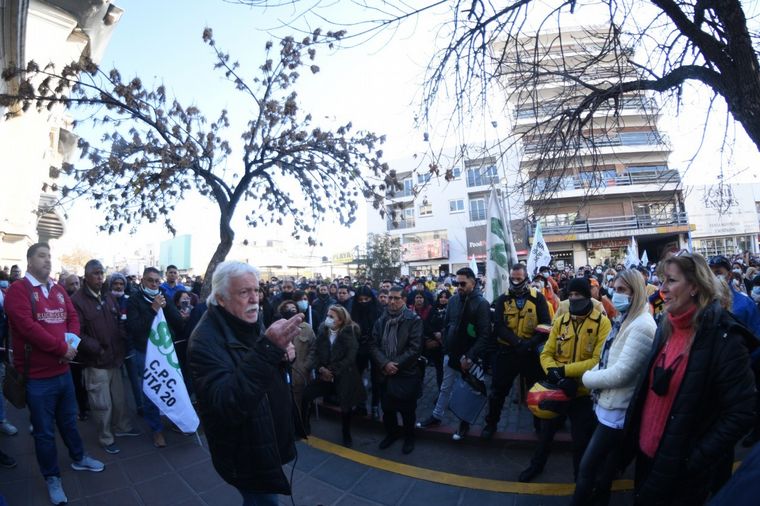 FOTO: Daniele al frente de la protesta del Suoem (Foto: archivo)