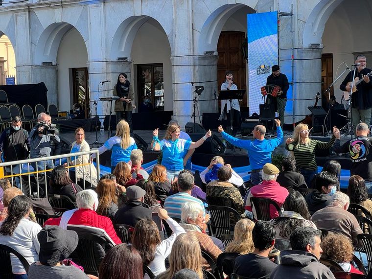 La Semana de Mayo se vive a pleno en el Cabildo de Córdoba.