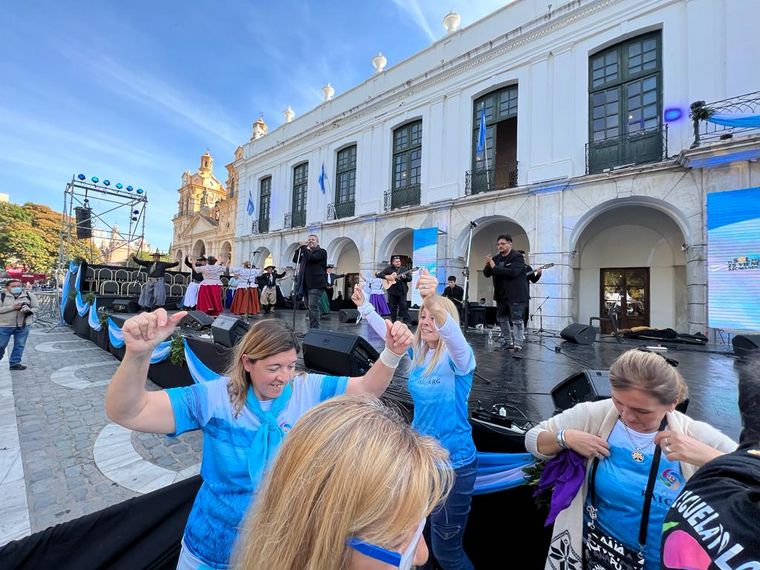 La previa al 25 de Mayo se vive a pura música en el Cabildo de Córdoba