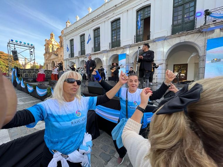 Raúl Monti se animó a cantar con Nacho y Daniel.