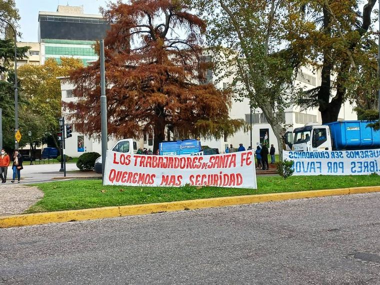 Reclamo de recolectores de residuos en Oroño y Pellegrini