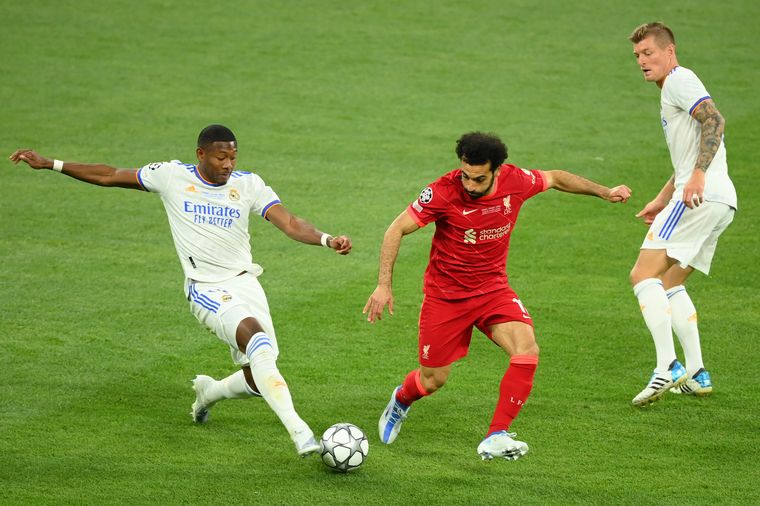 FOTO: Real Madrid y Liverpool disputan una final apasionante en Francia. (Foto: @LFC)