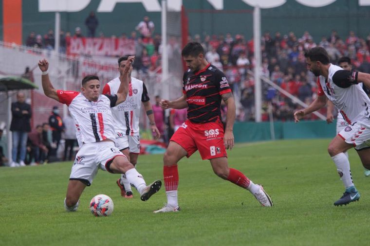 Instituto derrotó 2-0 a Chacarita en Alta Córdoba por la fecha 17.