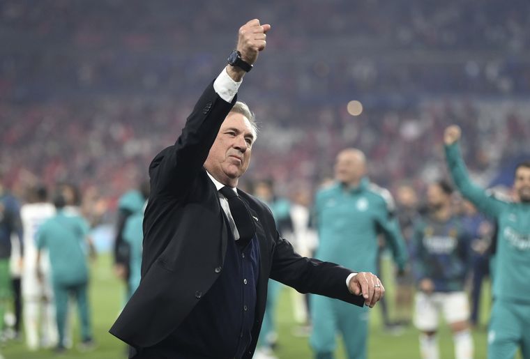 Carlo Ancelotti se convirtió en el DT más ganador de la Champions con cuatro títulos.