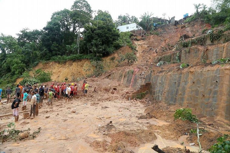 FOTO: Fuertes lluvias en Brasil dejaron al menos 37 muertos