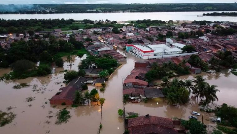 FOTO: Fuertes lluvias en Brasil dejaron al menos 37 muertos
