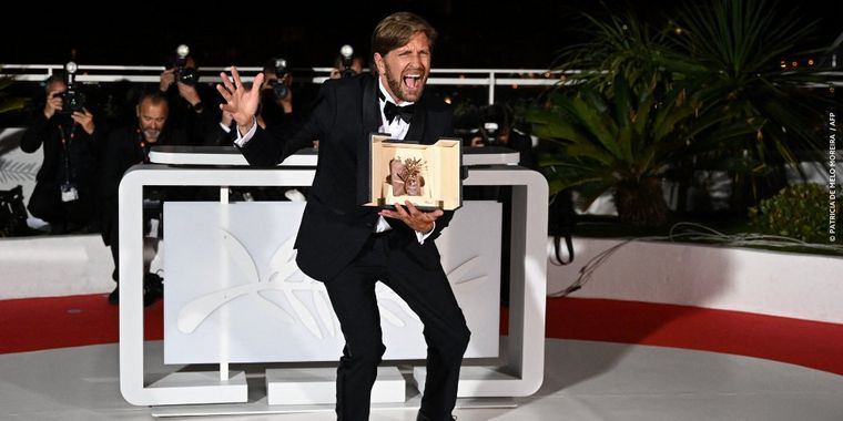 FOTO: El sueco Ruben Ostlund ganó el máximo premio en Cannes.