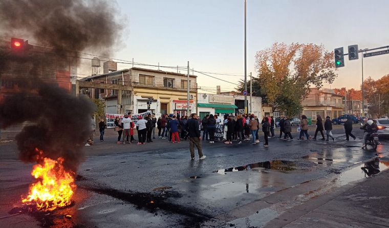Manifestación cerca de acceso oeste rosarino en pedido de 