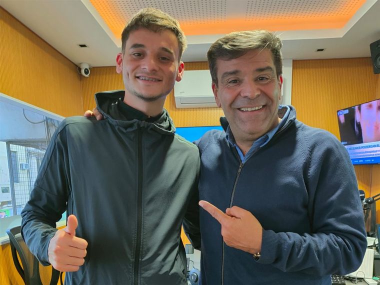 Tutti Jáuregui recibió un corazón y emocionó a todos en su paso por Cadena 3 Rosario.