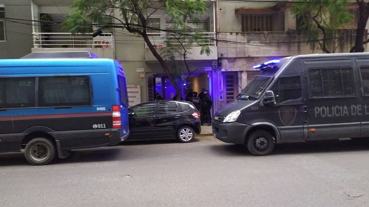 Allanamiento en Brown al 1800.