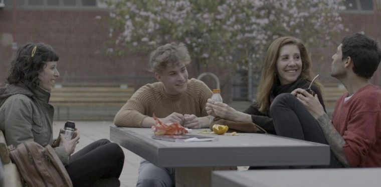 Parte del elenco de una producción que rinde homenaje a la Reforma.