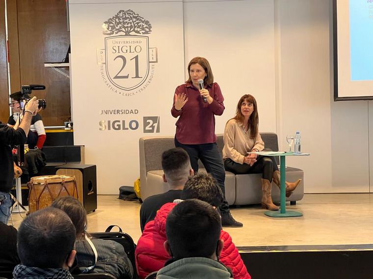 Elizabeth Aimar habló sobre derechos y discapacidad, invitada por Diversidad