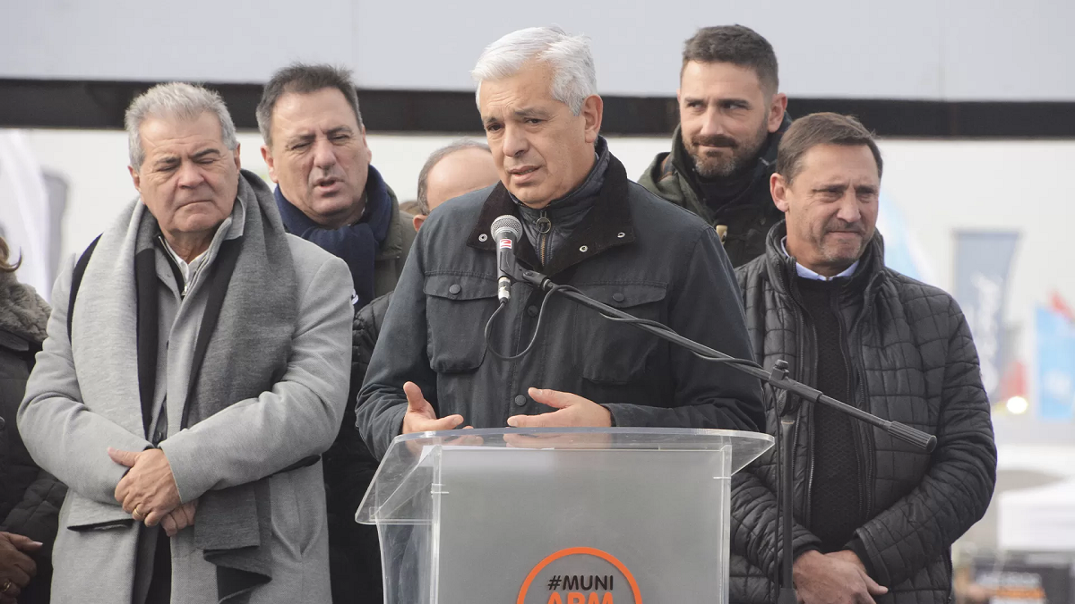 Domínguez aseguró que no faltará gasoil en el país 