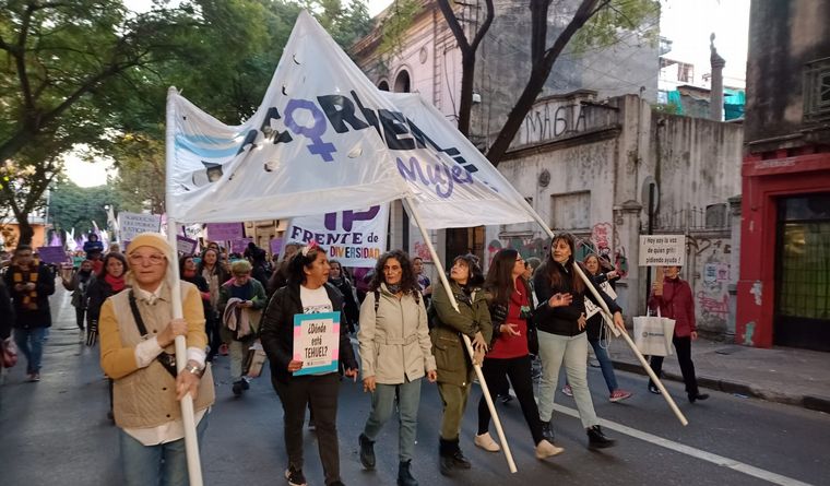 FOTO: Una nueva marcha de Ni Una Menos a siete años de la primera se vivió en Rosario. 