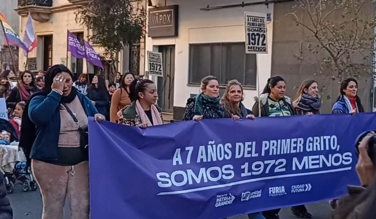 FOTO: Una nueva marcha de Ni Una Menos a siete años de la primera se vivió en Rosario. 