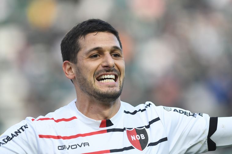 García metió el primero de Newell's ante Banfield y fue la figura del partido. 