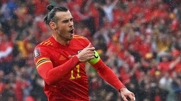 Gareth Bale, autor del gol que llevó a Gales a la clasificación al Mundial de Qatar.