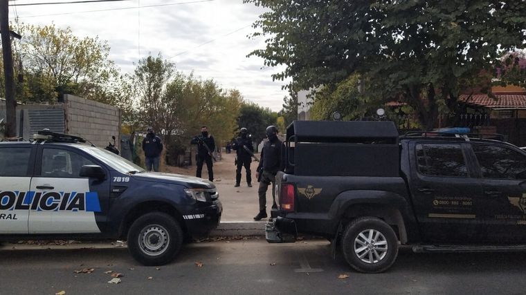 FOTO: Operativos antidrogas de la Policía Federal en villa La Maternidad.