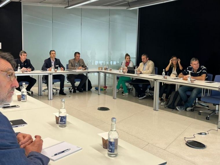 FOTO: Ministros y empresarios se reunieron con referentes del País Vasco