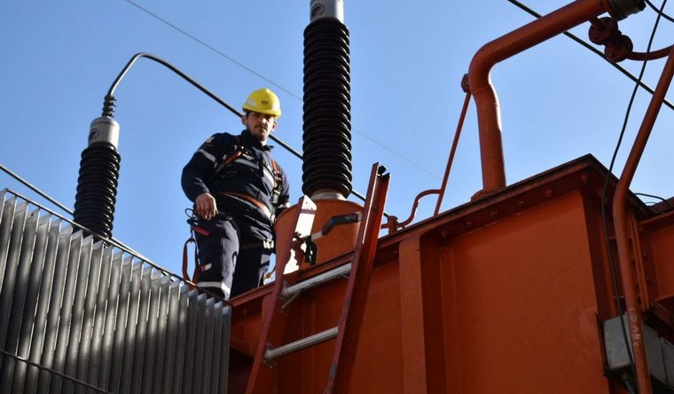 FOTO: Se restableció la energía en Capitán Bermúdez tras la explosión de una planta. 