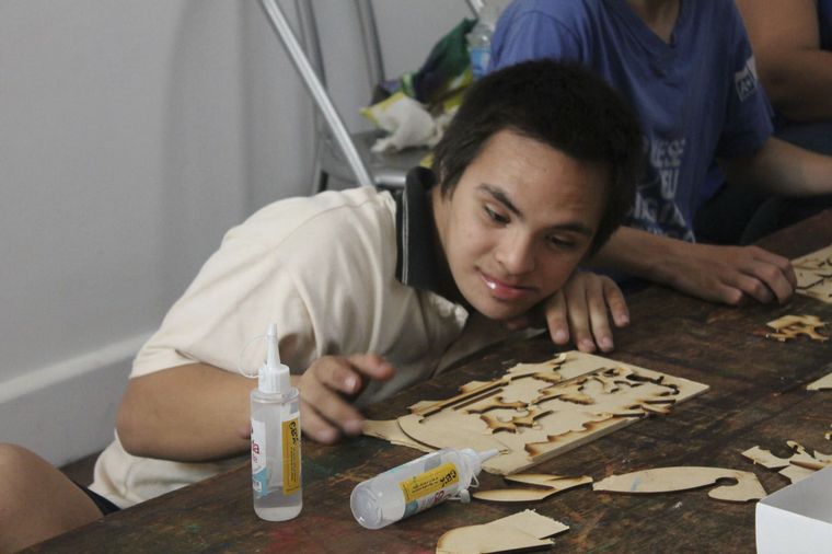 Adaptan la obra de Antonio Berni para personas con discapacidad visual