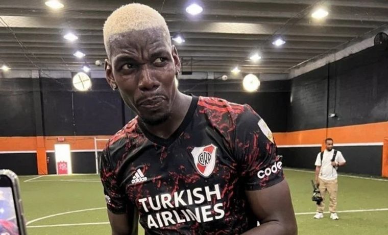 Pogba usó la camiseta de River y los hinchas enloquecieron (FOTO: Olé).
