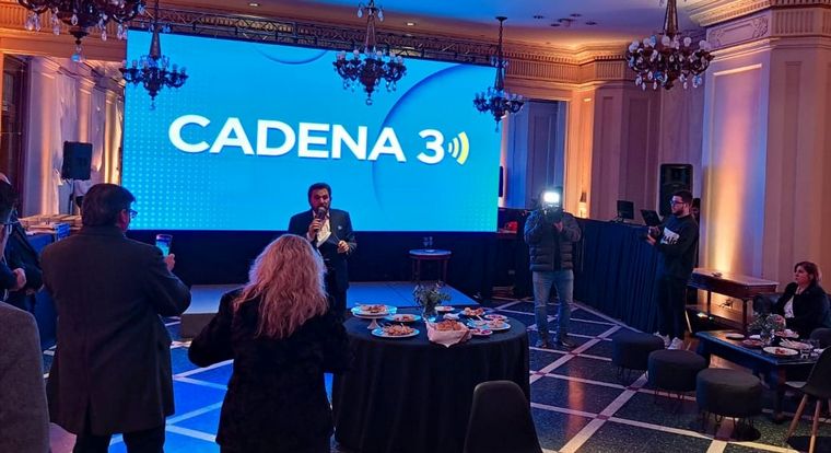 Cadena 3 presentó su propuesta para Rosario.