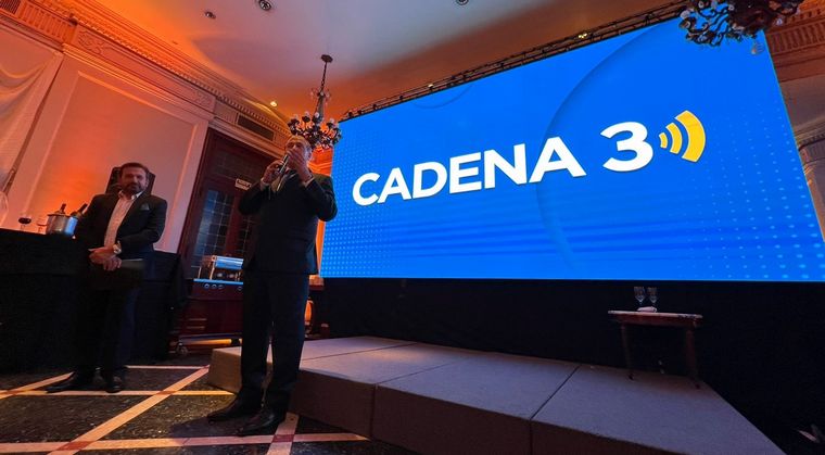 Claudio Giglioni y Alberto Lotuf en la presentación de la propuesta de Cadena 3.