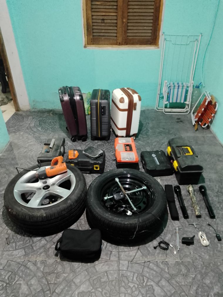 Desbaratan un laboratorio de inhibidores de alarmas en Córdoba