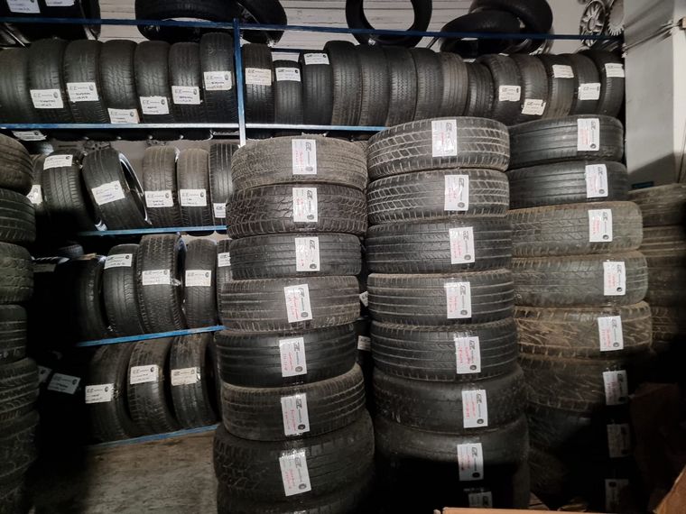 Desbaratan un laboratorio de inhibidores de alarmas en Córdoba