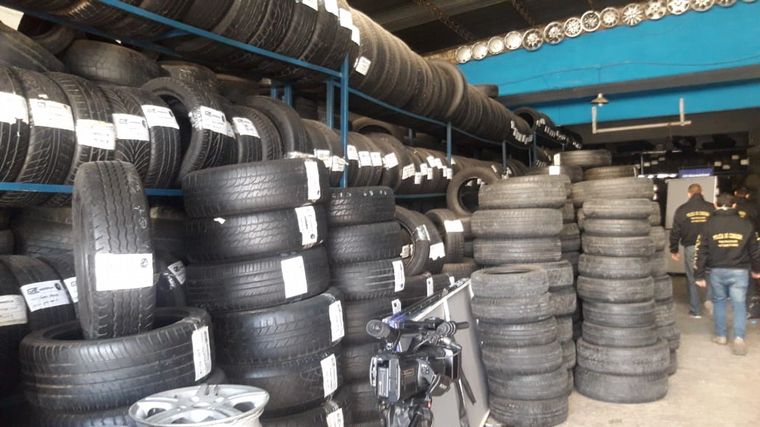 Desbaratan un laboratorio de inhibidores de alarmas en Córdoba