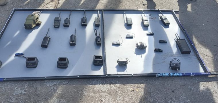 Desbaratan un laboratorio de inhibidores de alarmas en Córdoba