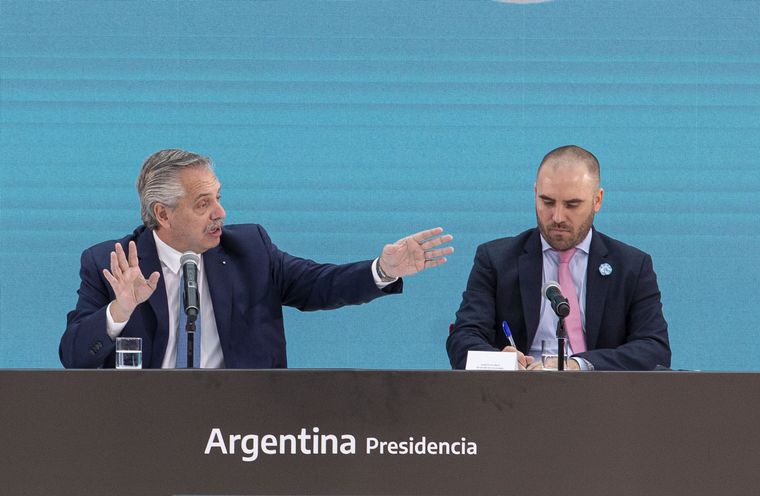 El presidente Alberto Fernández y el ministro de Economía, Martín Guzmán.