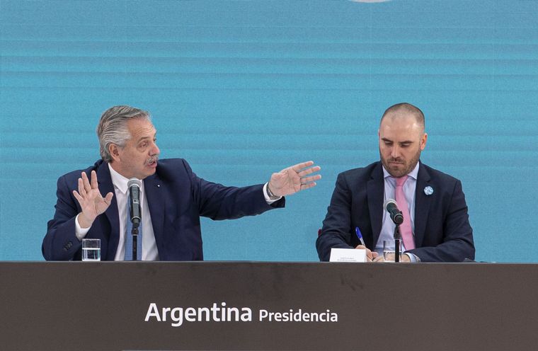 FOTO: El presidente Alberto Fernández y el ministro de Economía, Martín Guzmán.