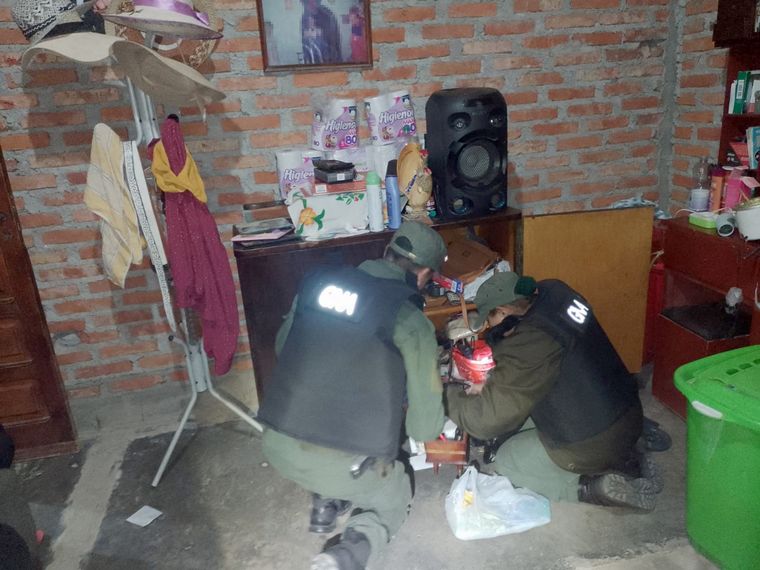 Desbaratan banda que traficaba cocaína en tours de compras