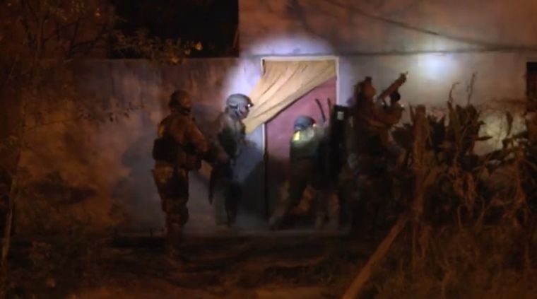 Allanamiento en donde cayó la banda extorsiva “Del Pabellón 4” en Piñeiro 