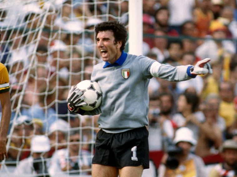 Dino Zoff, el campeón más veterano de los mundiales.