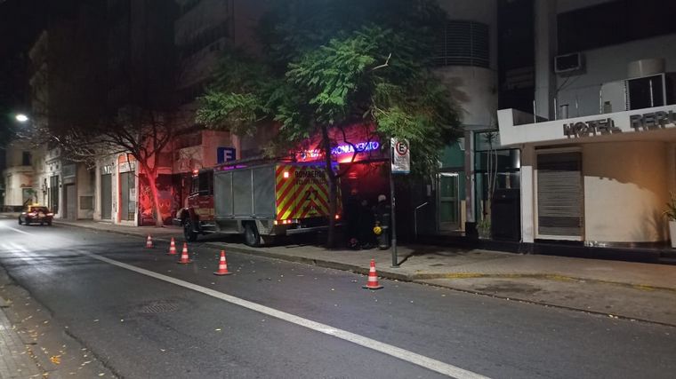 Una mujer quedó encerrada en su departamento y debieron rescatarla los bomberos