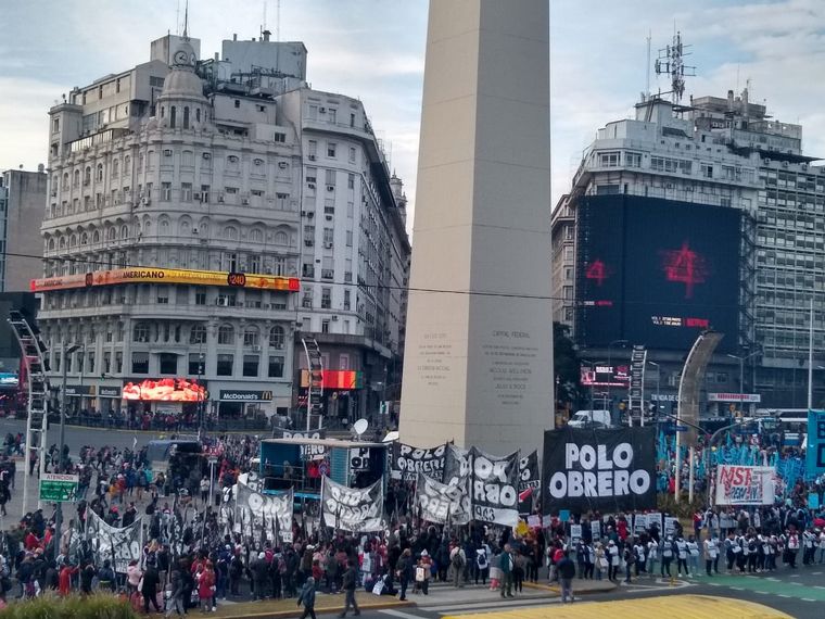 Caos en Capital Federal por otra marcha de agrupaciones sociales y de izquierda.