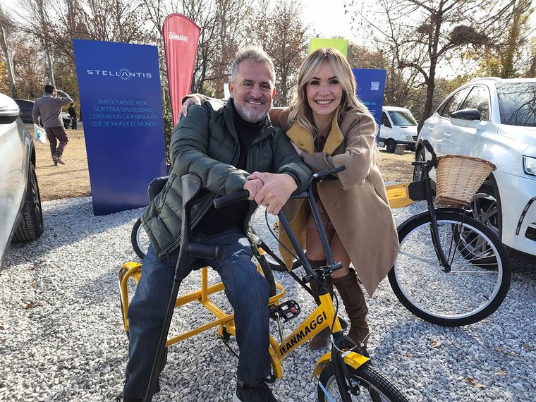 Jean Maggi (Fundación Jean Maggi) y Agustina Vivanco (Cadena3)