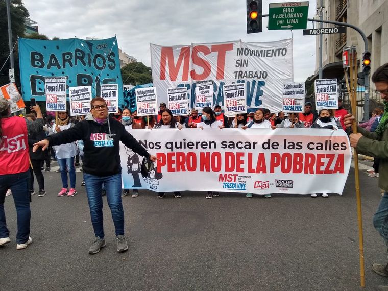 Otro jueves caótico por marchas piqueteras