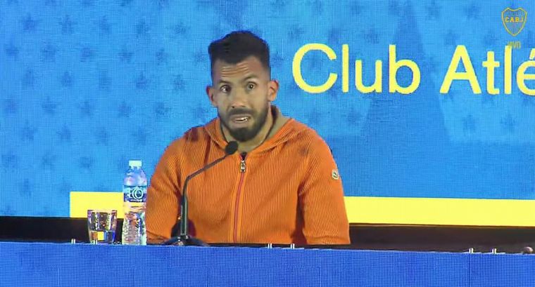 Carlos Tévez, a un paso de debutar como entrenador.