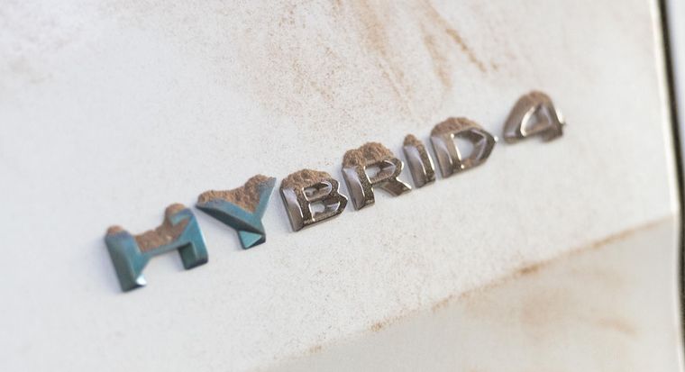 El Nuevo SUV PEUGEOT 3008 HYBRID4 eroga 300cv .