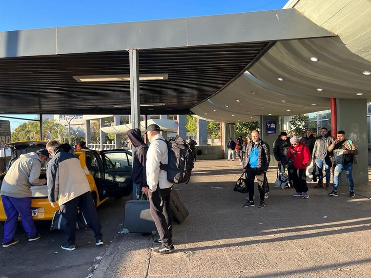 FOTO: Intensa afluencia de turistas en la terminal de Córdoba