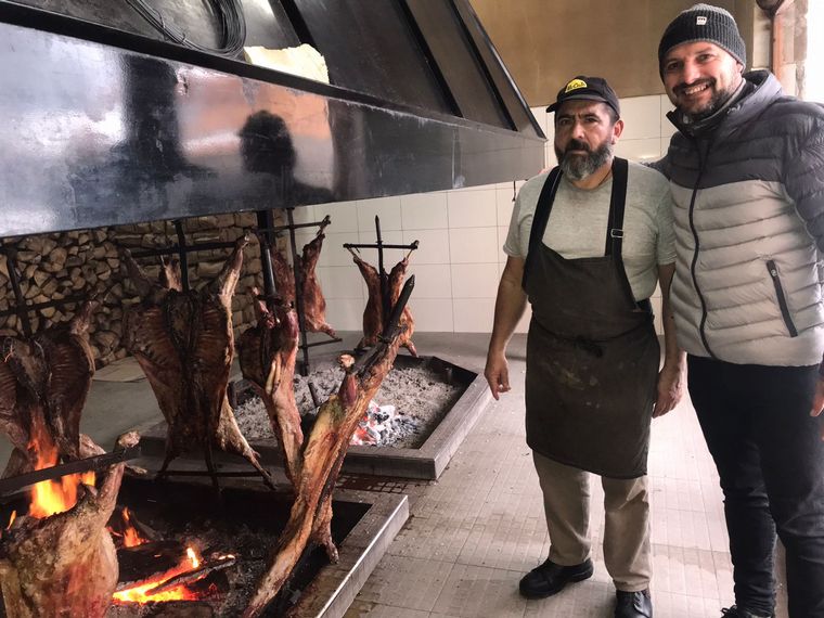 Así se prepara el auténtico cordero fueguino