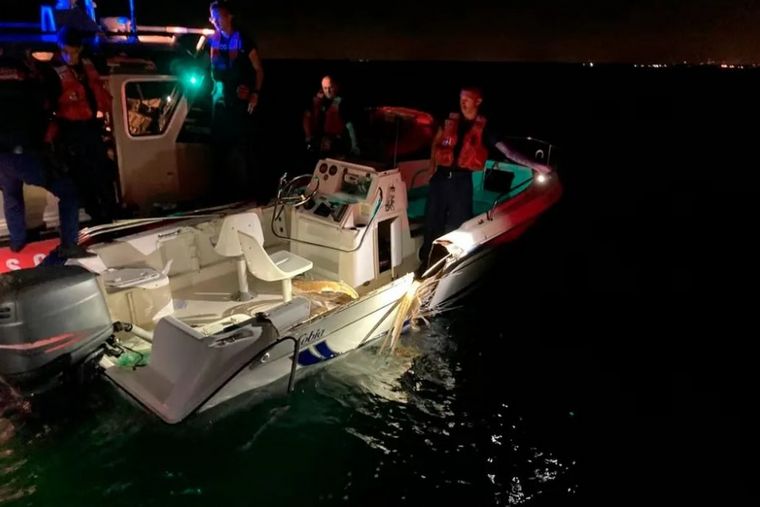 FOTO: Dos muertos y diez heridos tras un choque de dos botes en EE.UU. (Foto: Univisión)