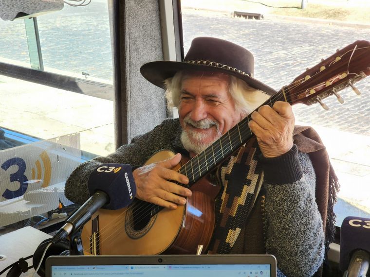 Orlando Vera Cruz trajo a Cadena 3 su cultura santafesina.