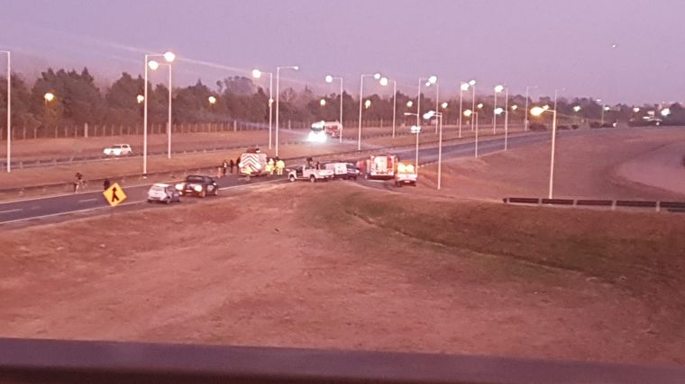 Accidente grave en la Autopista Rosario-Córdoba, el tránsito está cortado. 